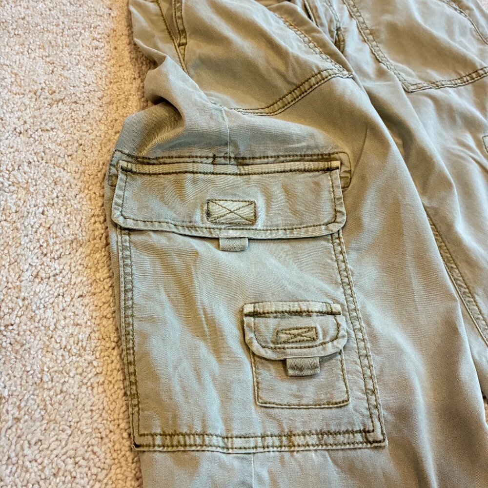 American Eagle Cargo Elastic Waist Light Green Pants - Picture 2 of 11